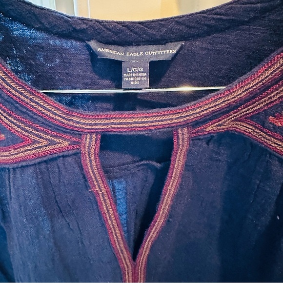 NWOT AEO Cutout Shoulder Embroidered Pendulum Tunic - Picture 4 of 6